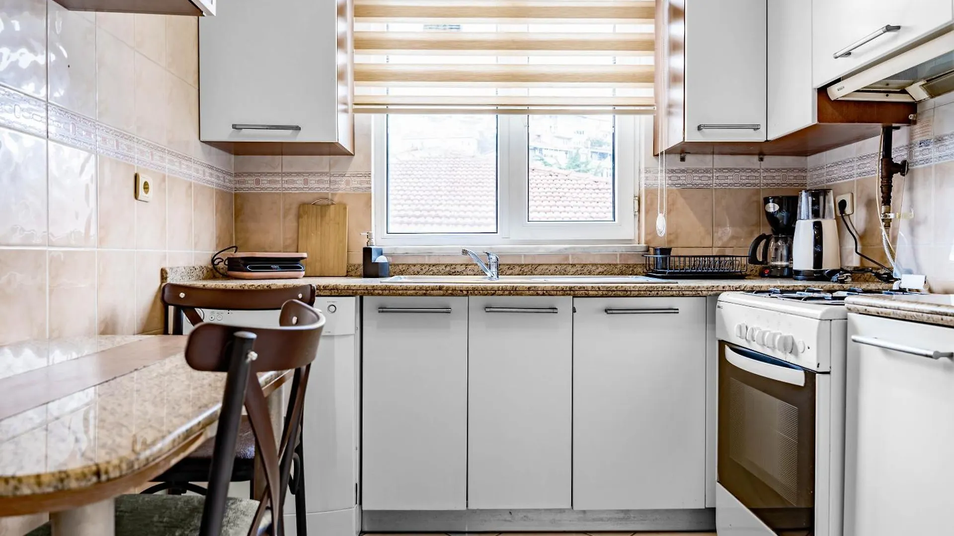 Bright & Cozy 2Br Located In The Heart Of Living Apartment Istanbul