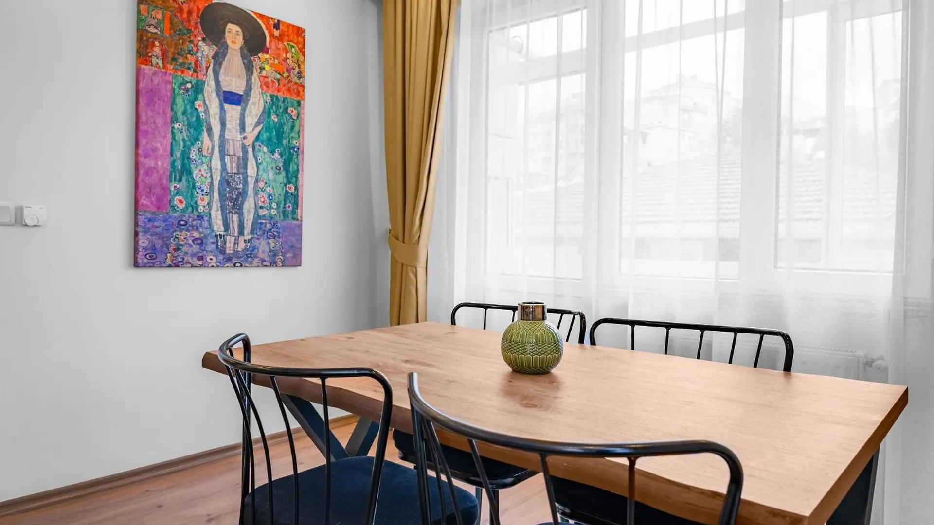 Bright & Cozy 2Br Located In The Heart Of Living Apartment Istanbul 0*,  Turkey